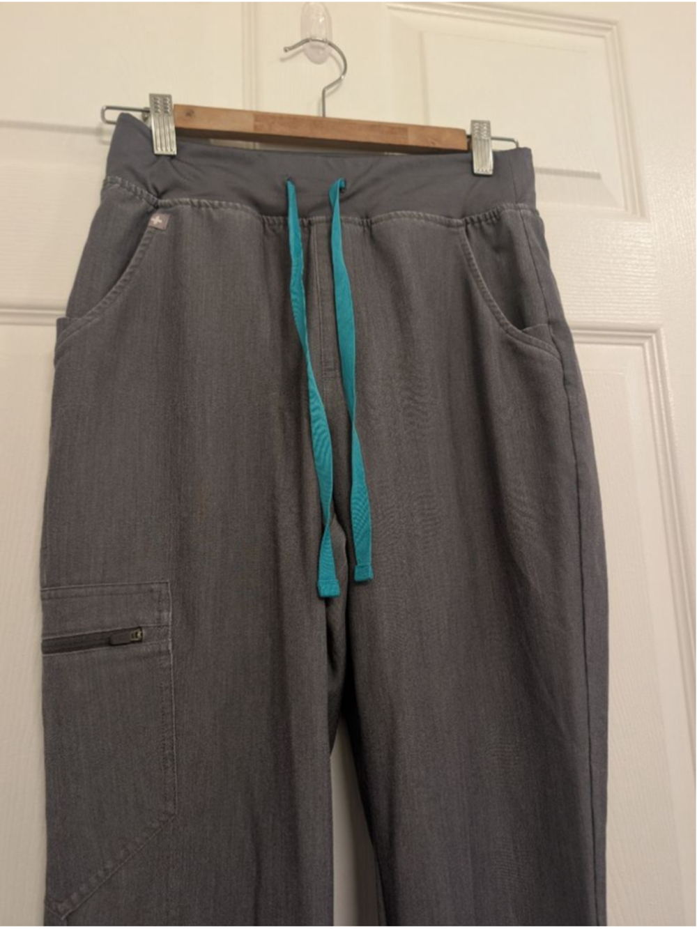 Women's FIGS Gray High Waisted Zamora Jogger Scrub Pants Graphite w/ Teal -Small